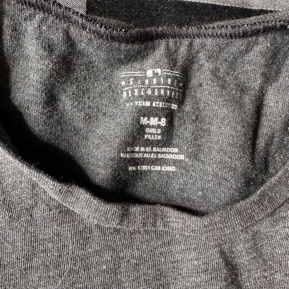 Cubs t-shirt and Marvel t-shirt Girls 2 lot bundle , vneck - Picture 5 of 9